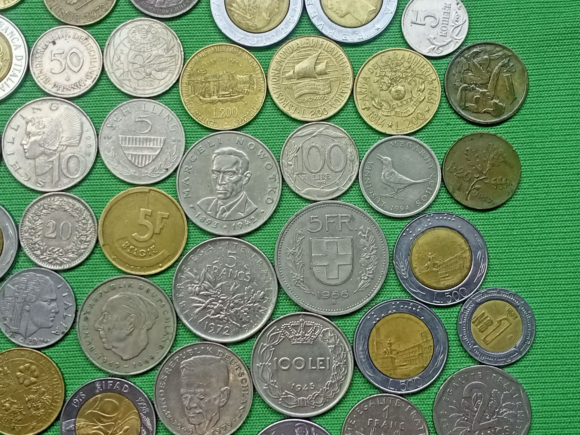 Комплект монет мира 70+ штук