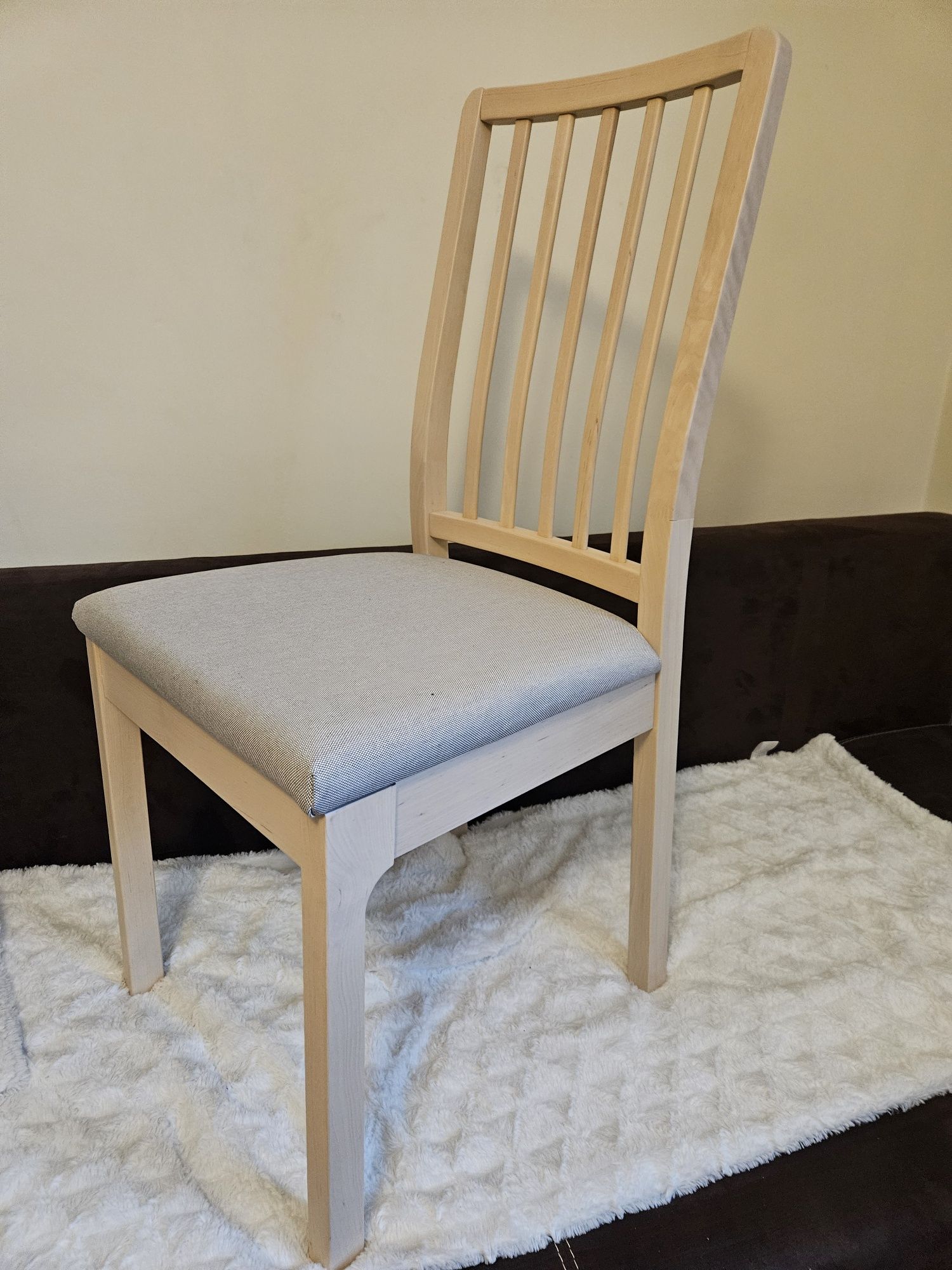 Krzesła drewno lite
