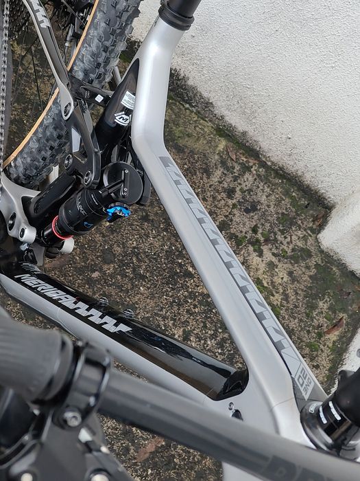 1199€
Merida One-Twenty 9.6000 carbon 29er 
Travões de
Transmissão 1x1