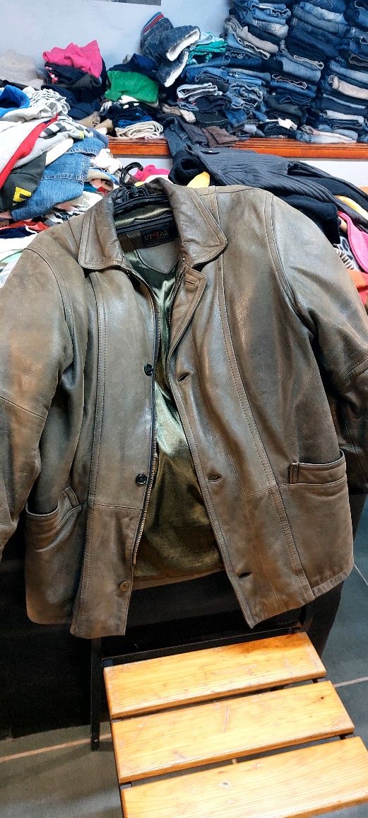 Продаётся недорого мужская утеплённая куртка кожаная  очень тёплая