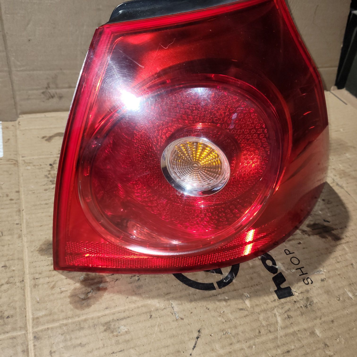 Lampa tył prawa vw golf V hatchback 2005r