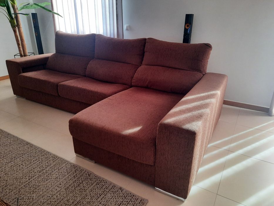 Sofá com chaise longue