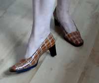 Mauro Teci używane buty włoskie czółenka lakierowane karmelowe 37,5