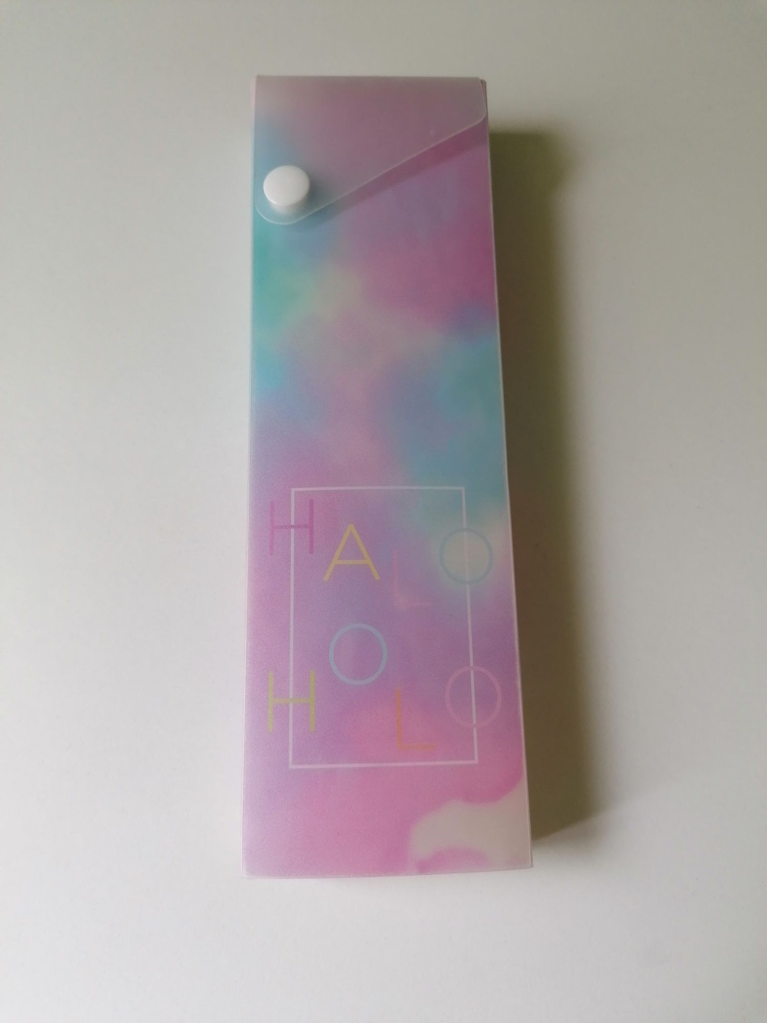 piórnik typu etui empik HALO HOLO