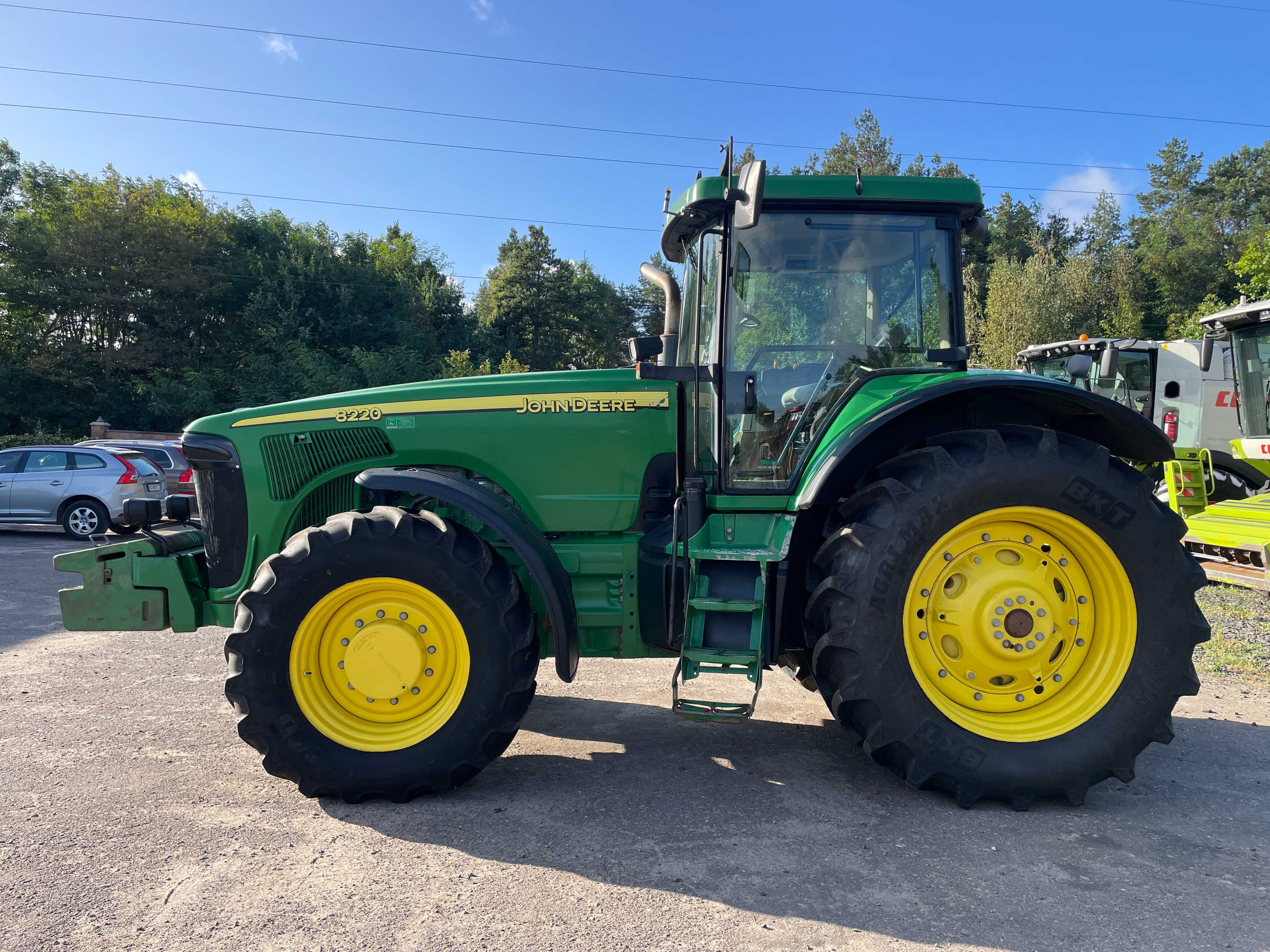 John Deere 8220 2002p