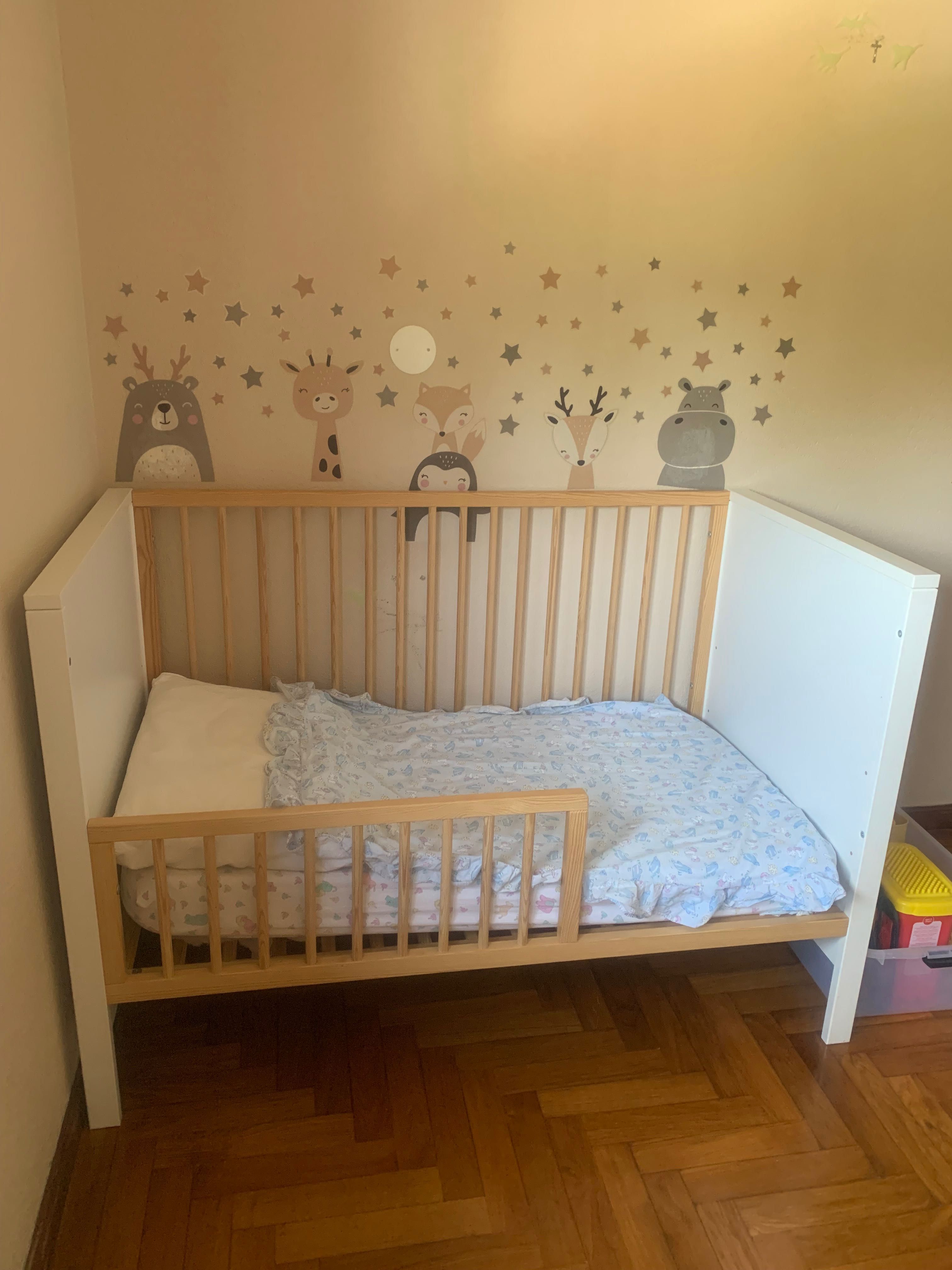 Cama evolutiva Kinderkraft Mia + colchão + barreira grande/pequena