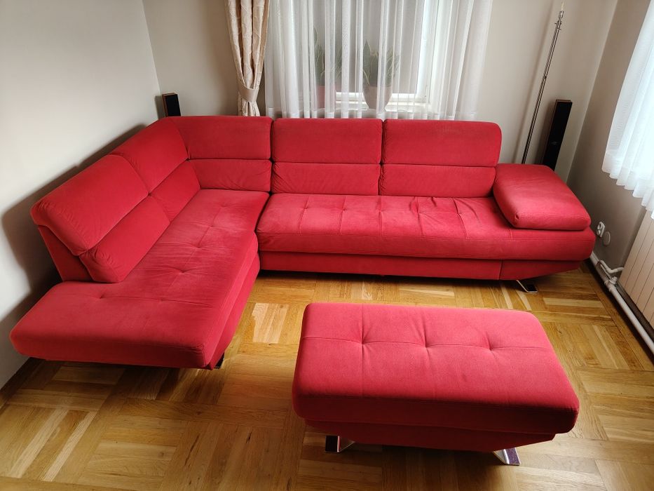 Narożnik z funkcją spania i pufa