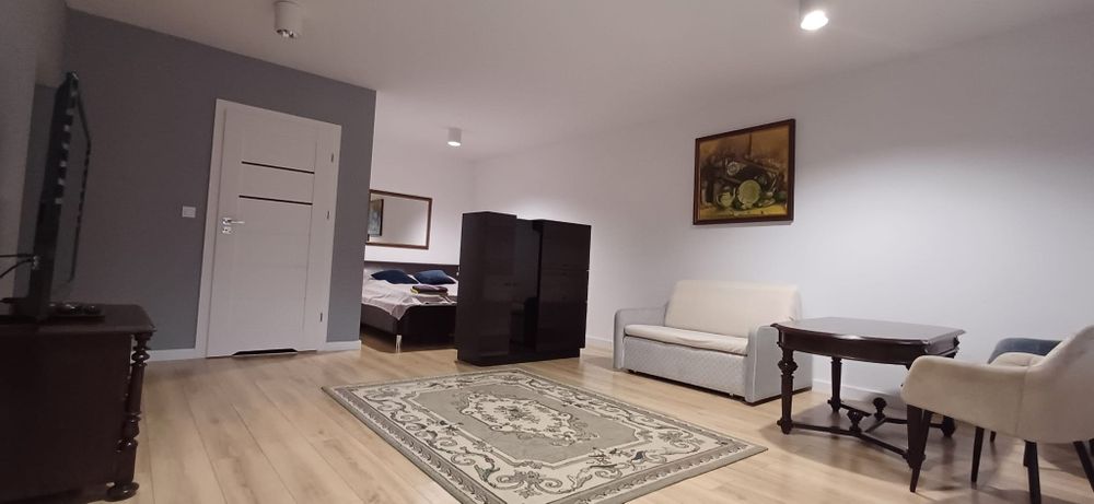 Kawalerka, mieszkanie, pokoje na doby,godziny. Parking,centrum