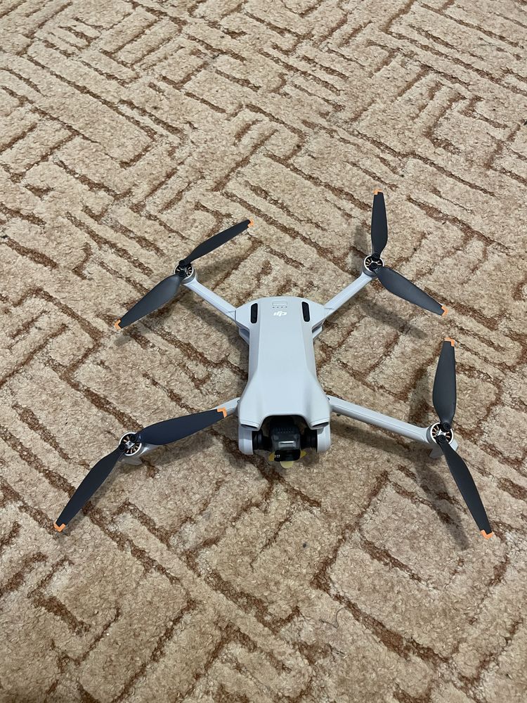 Дрон DJI mini 3