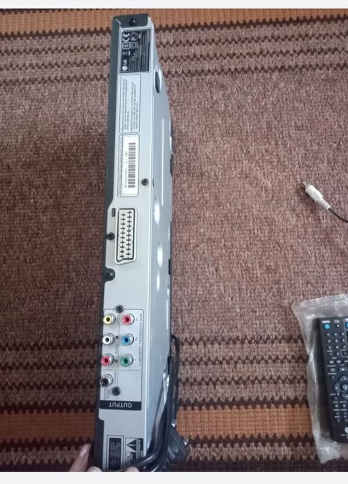 ДВД проигрыватель LG DK 768 200грн.