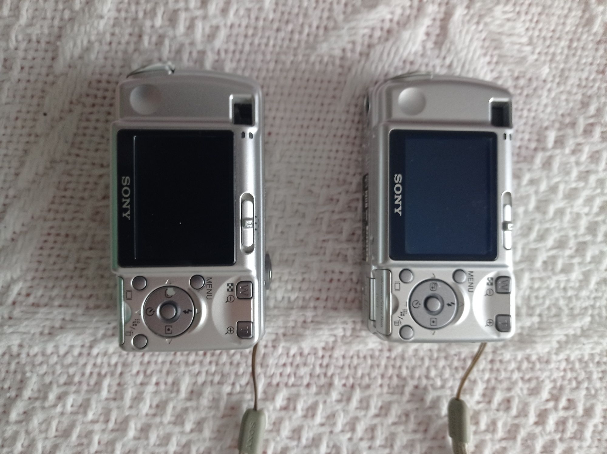 Dwa aparat Sony cyber shot uszkodzone jak na zdjęciu.