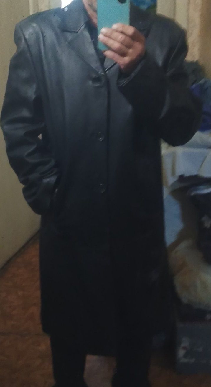Продам новый кожаный мужской плащ.