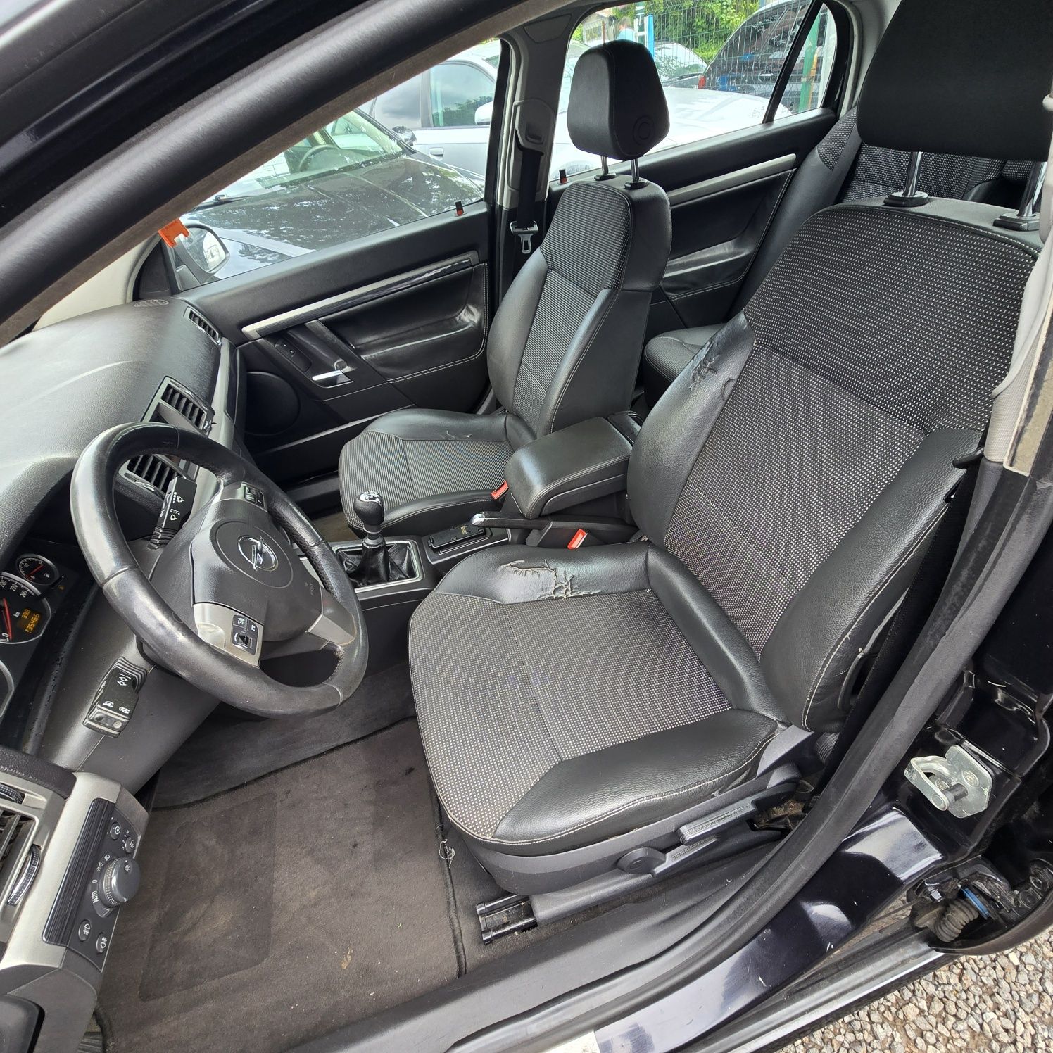 Opel Vectra C lift 1.9 CDTI * połskóra * elektryka * alufelgi * hak