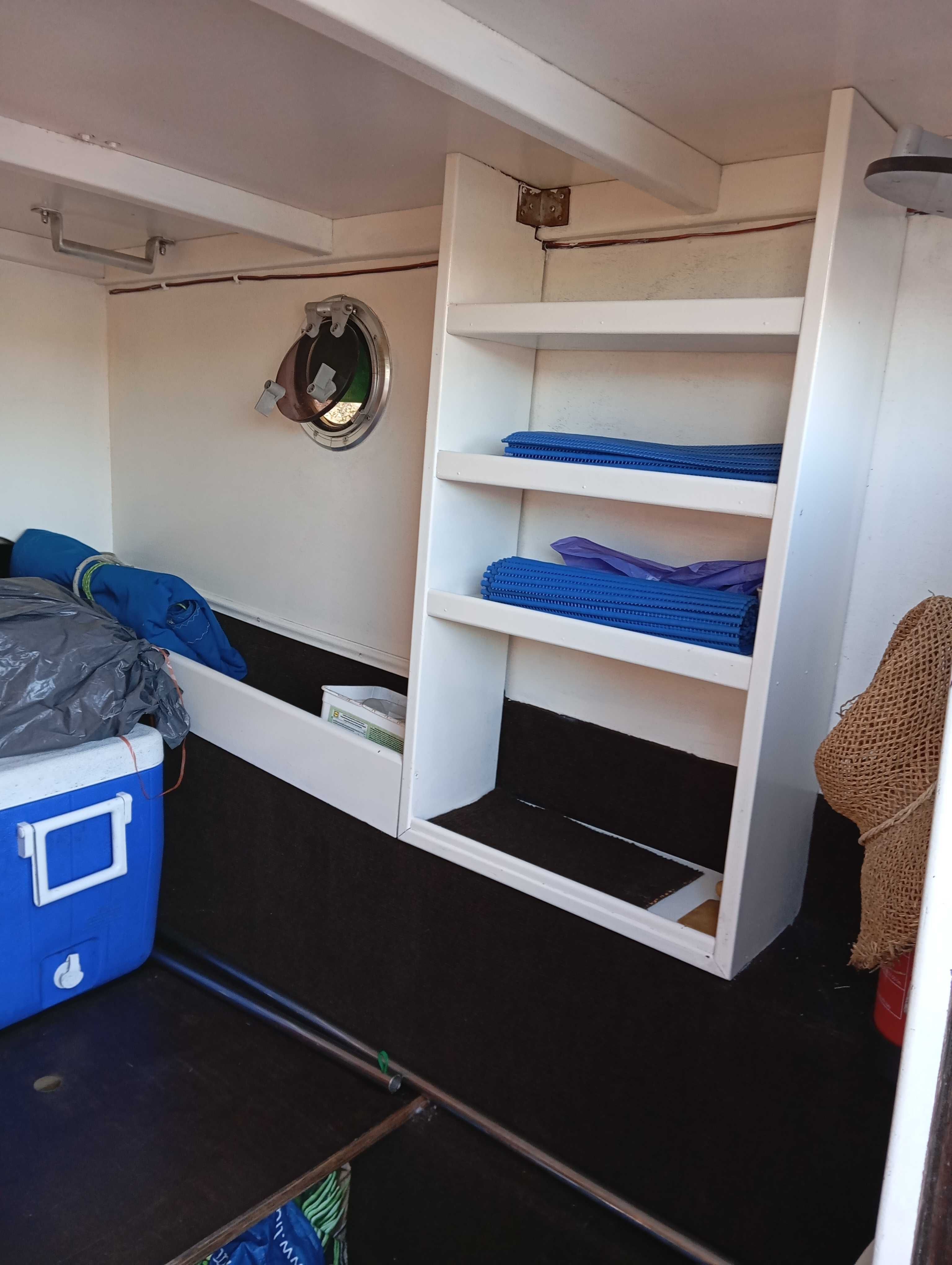 Barco bonito para passeios , palamenta completa e pronto a navegar!