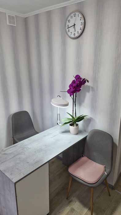 Оренда кабінету для бровіста, манікюра,