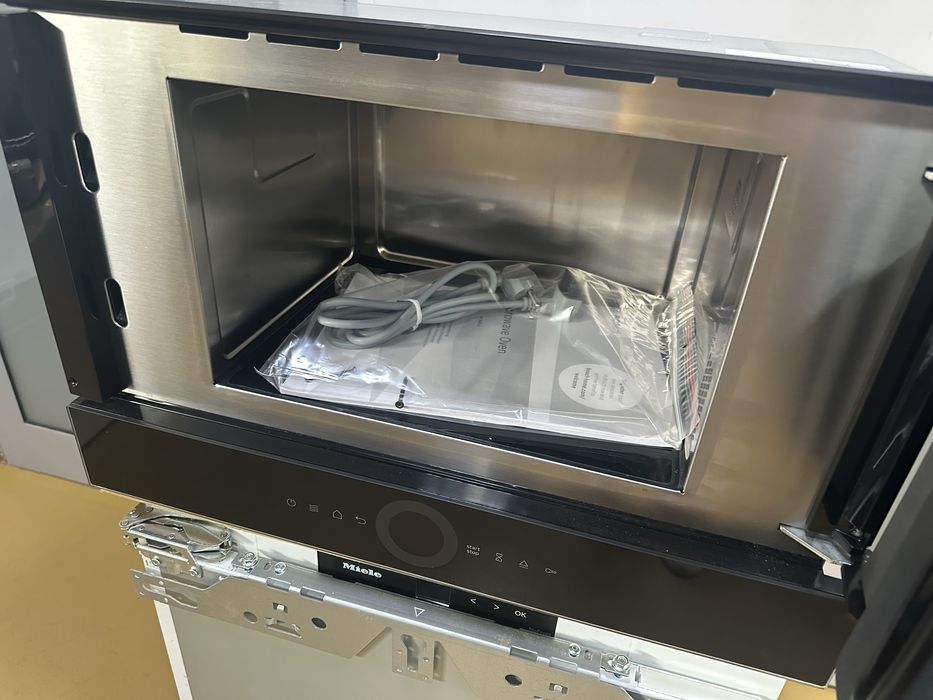 BOSCH BFR7221B1 kuchenka mikrofalowa do zabudowy NOWA