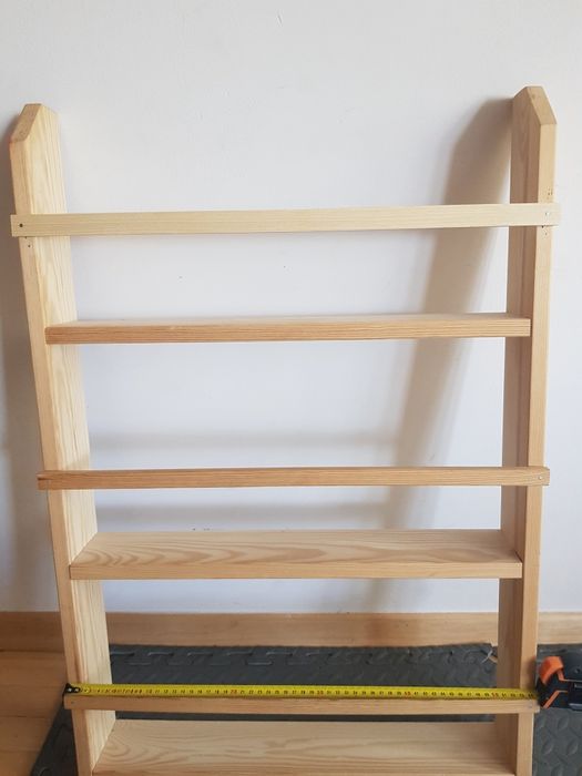 Półka drewniana na książki dla dzieci Montessori