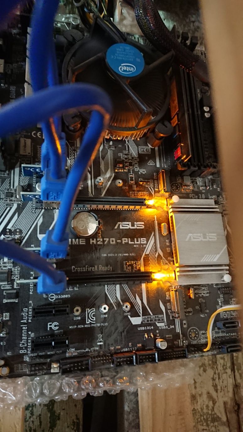 Продам майнінг ферму 4 rx 580 8gb