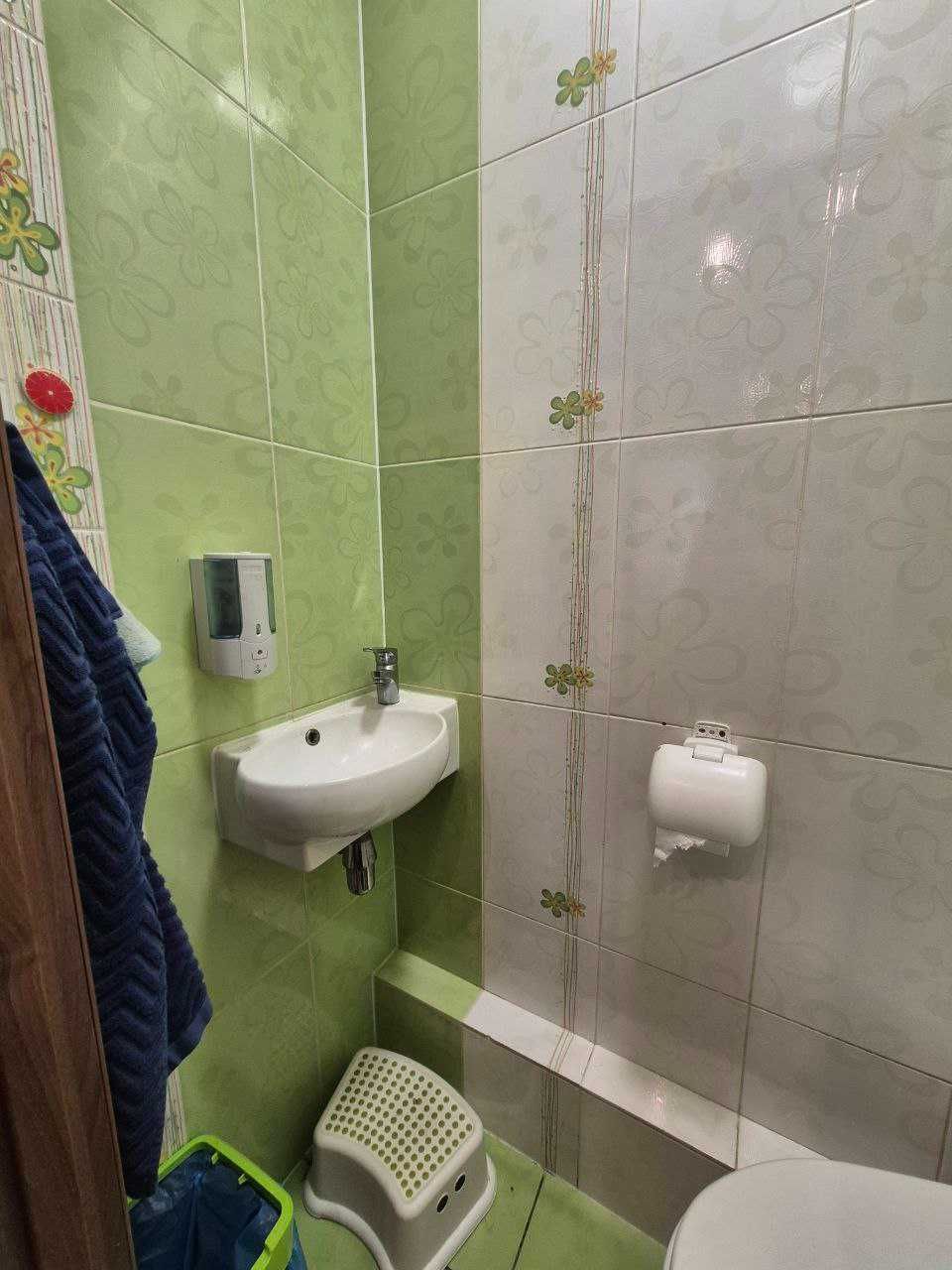 Продаж 3 кімнатної квартири в гарному районі міста