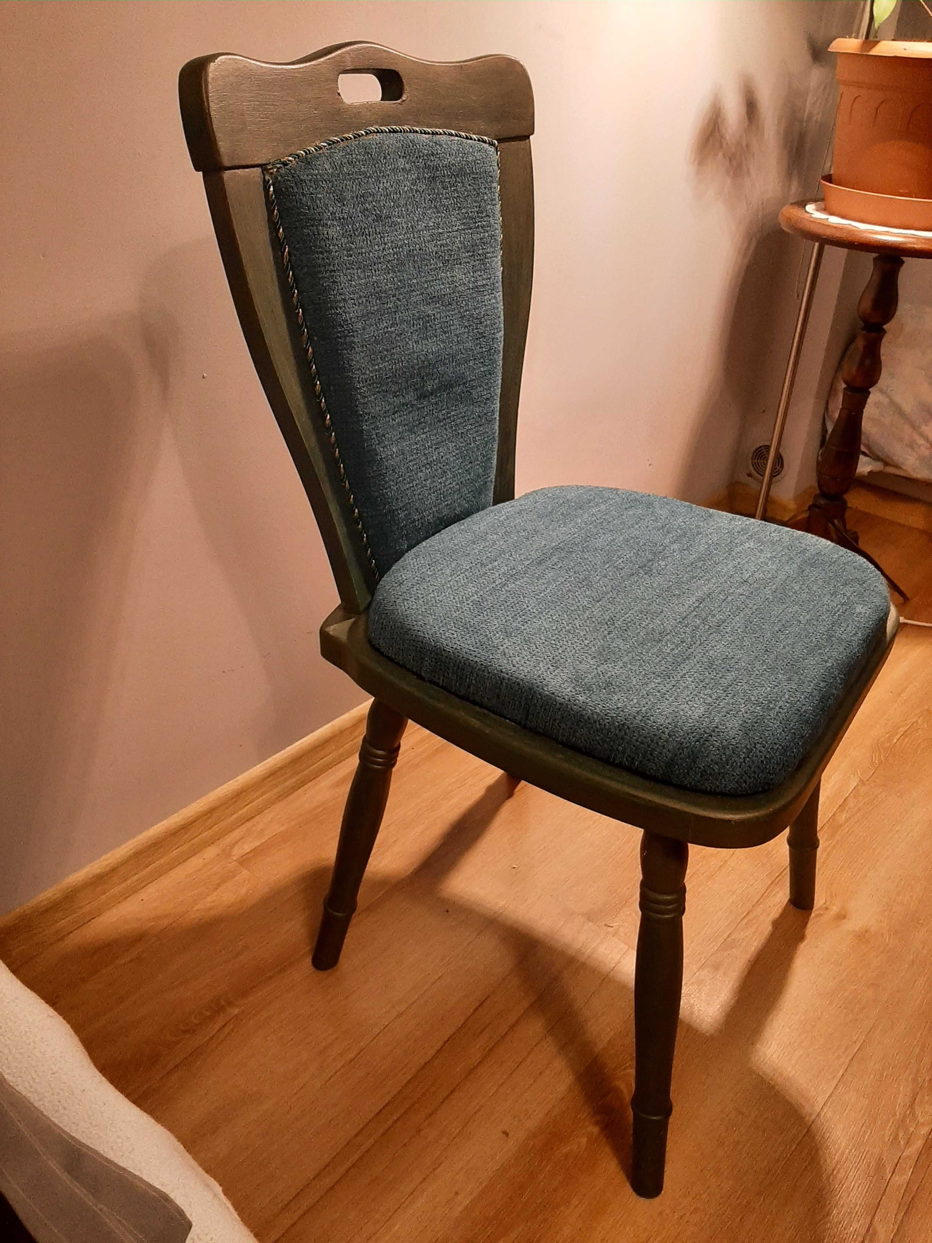 Drewniana komoda+2 krzesła gratis