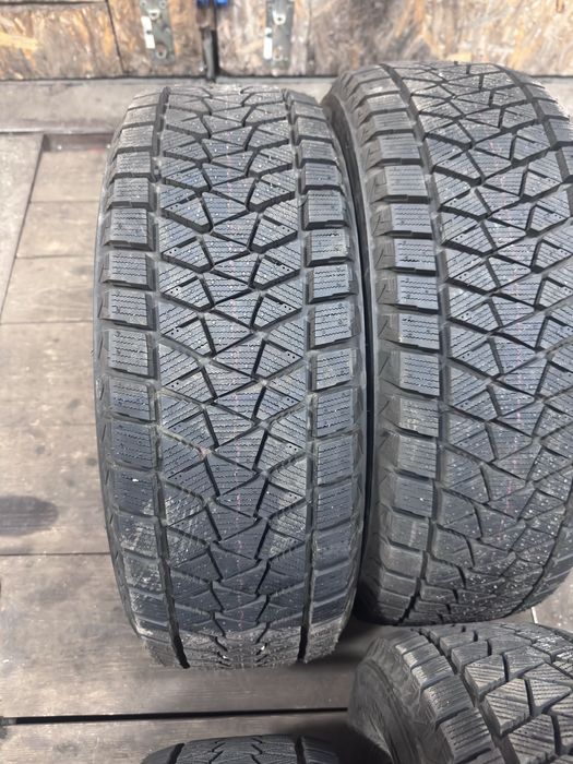Зимняя резина Bridgestone Blizzak DM-v2
