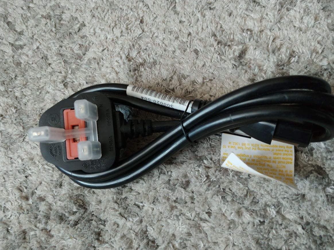 Nowy kabel zasilający angielski UK wtyk c13
