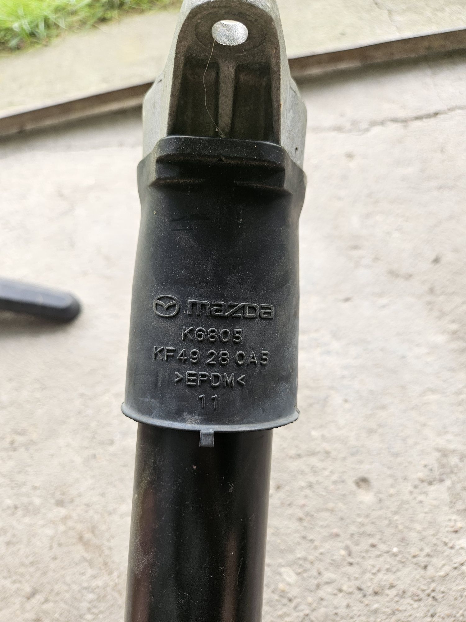 ORYGINALNY amortyzator tylny tył MAZDA CX-5