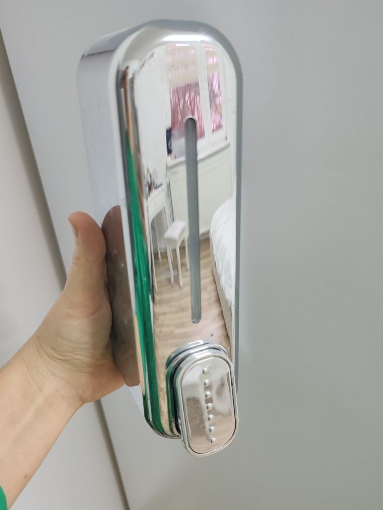 Ręczne dozownik do mydła naścienny Bisk 350 ml biały