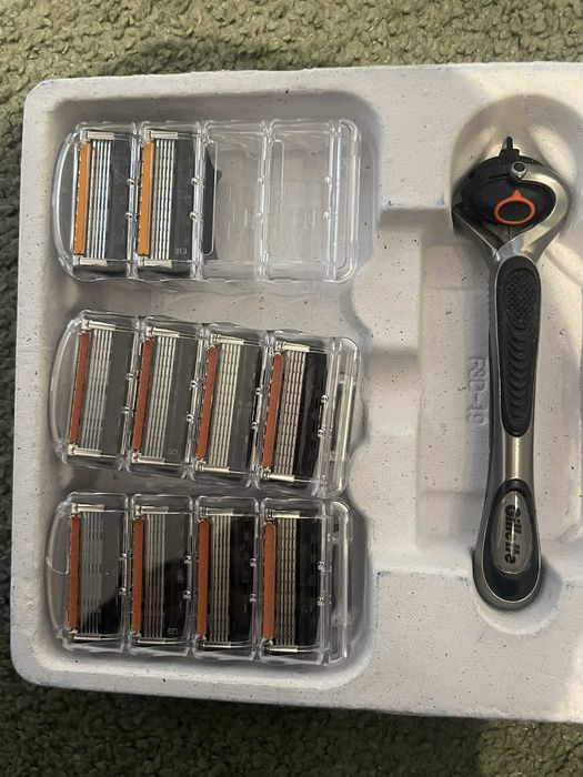 Gillette Proglide maszynka + 10 wkładów ostrzy wymiennych 1810