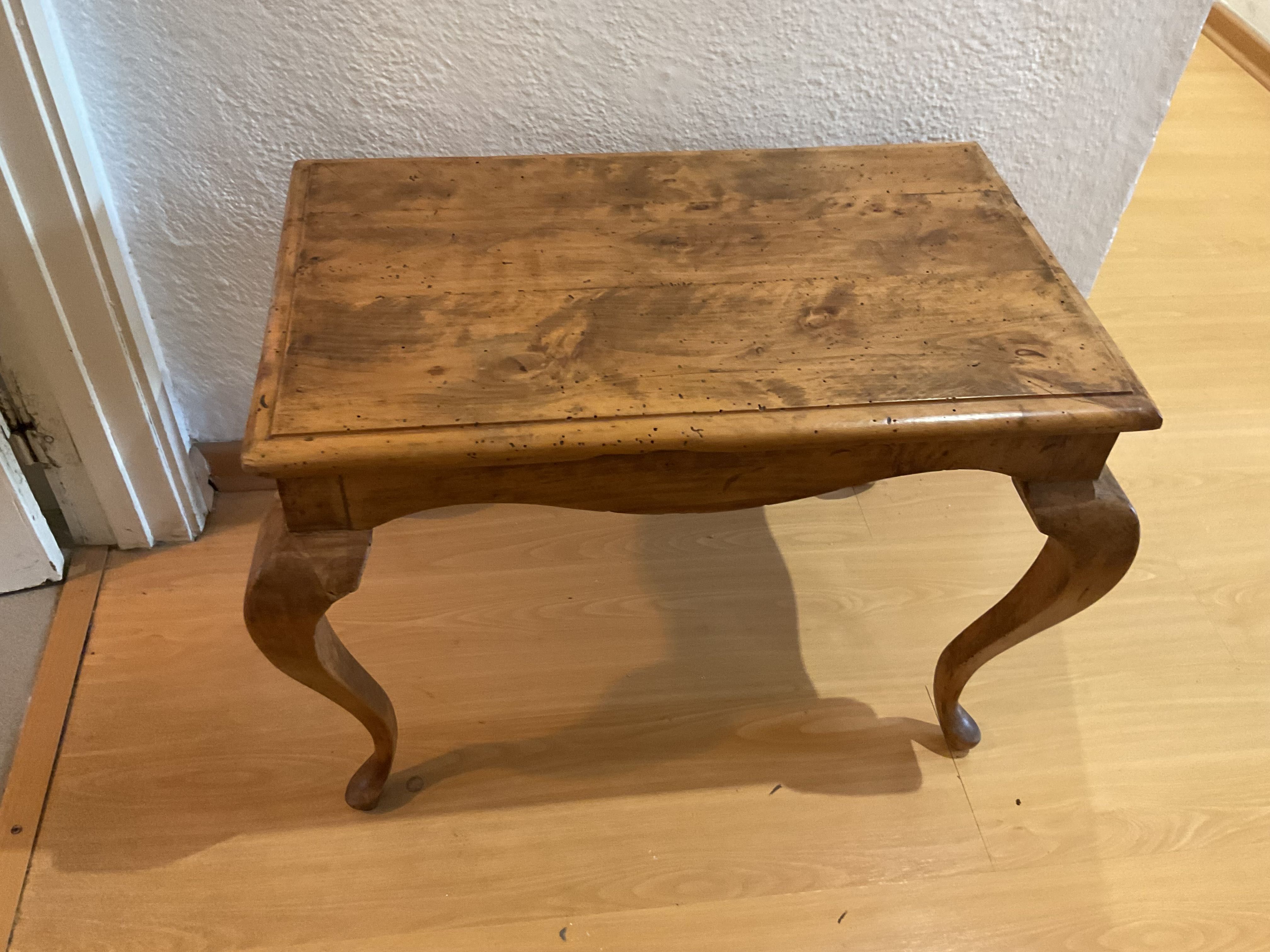 Mesa de apoio em madeira