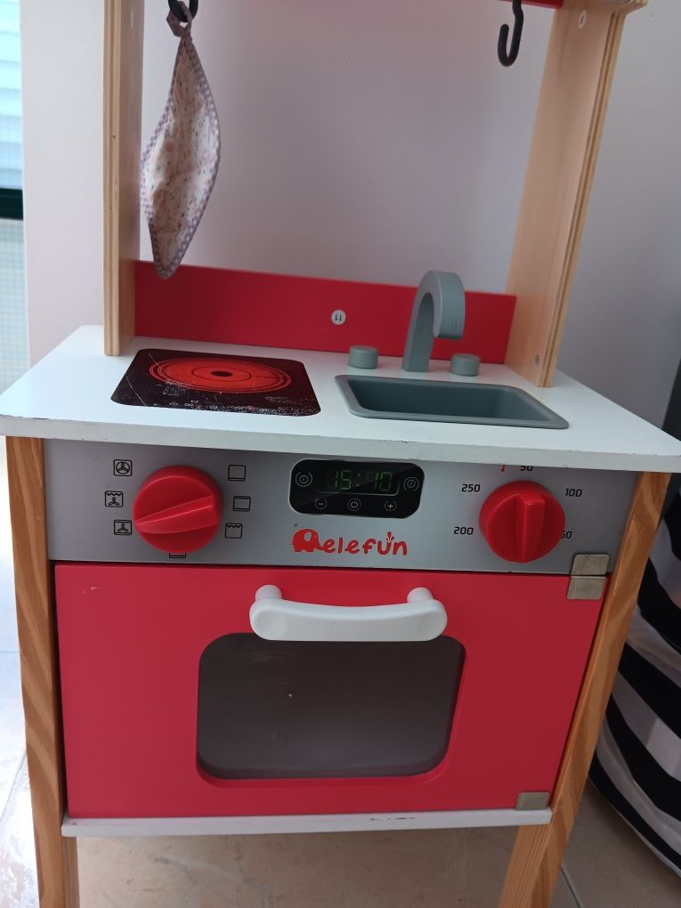 Cozinha madeira criança