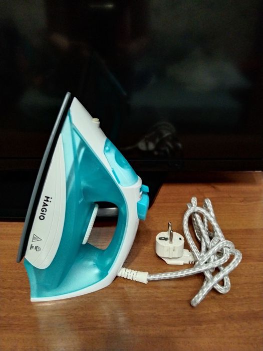 Терміново!  Продам   Праску  марки МAGIO з керамічним покриттям