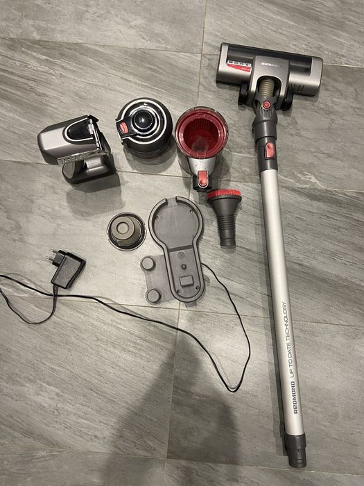 Пылесос Redmond rv ur356