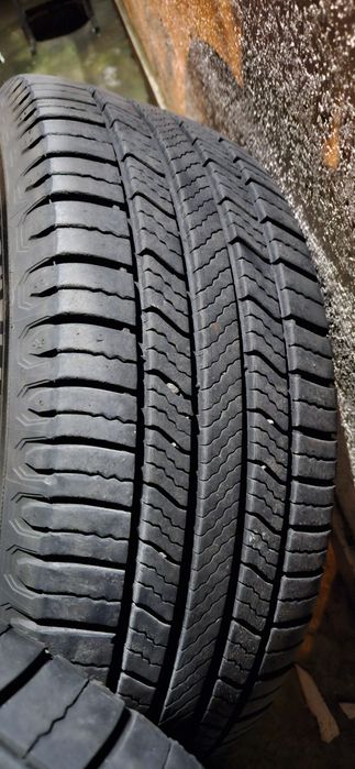 Шини  Michelin defender 2 205 55 16 всесон як нові