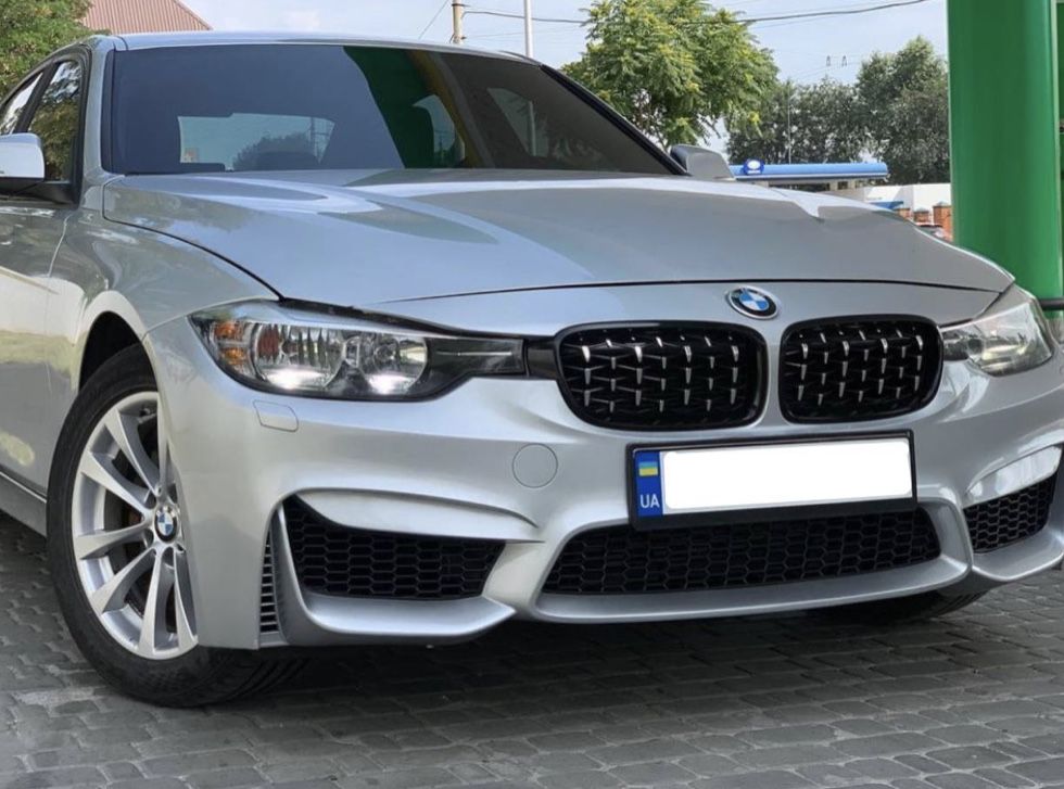 Передний бампер BMW F30 M3 стиль под омыватели без парктроников бмв ф