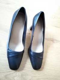 Skórzane czarne buty na obcasie - Marks & Spencer - roz 38