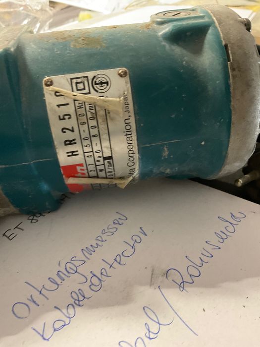 Makita HR2510  mlotowietarka