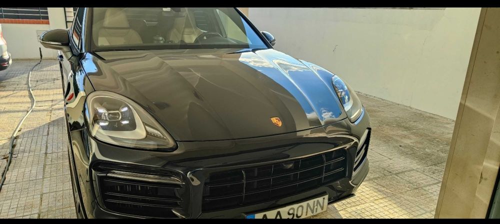 Porsche Cayenne Híbrido Plug in com Garantia Porsche e Jantes 22