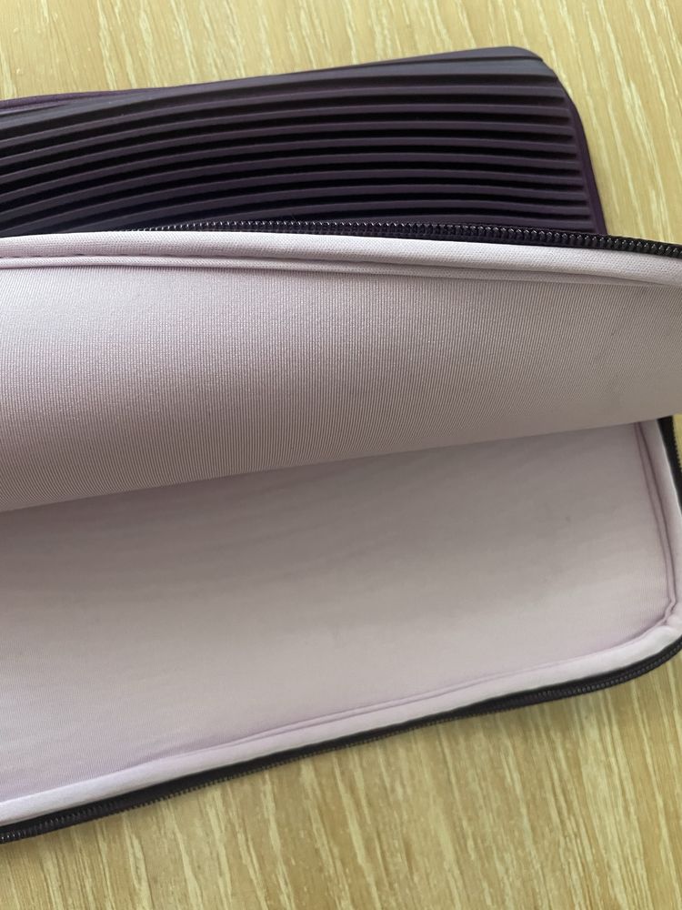 Etui do     tabletu