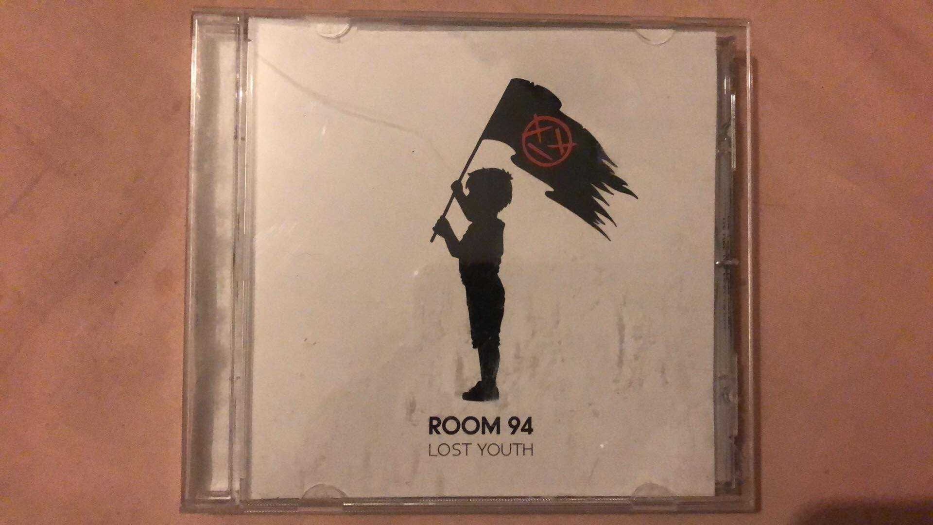 Room 94-Lost youth CD+autografy