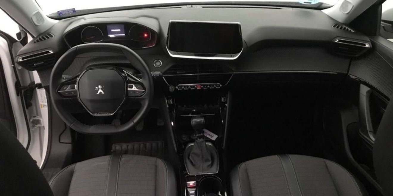 Peugeot 2008, ano 2021 com 89.000km a Gasolina