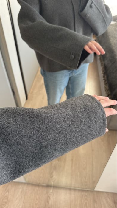 Вовняна куртка COS