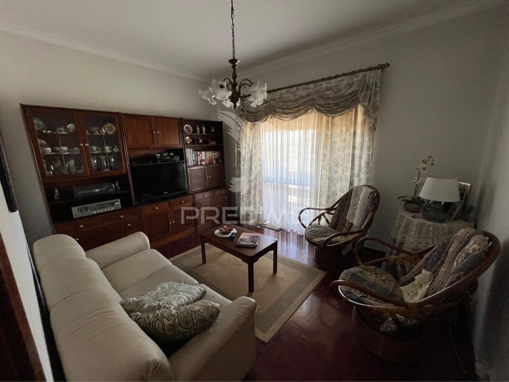 Apartamento T3 c/ Garagem Box - Barreiro