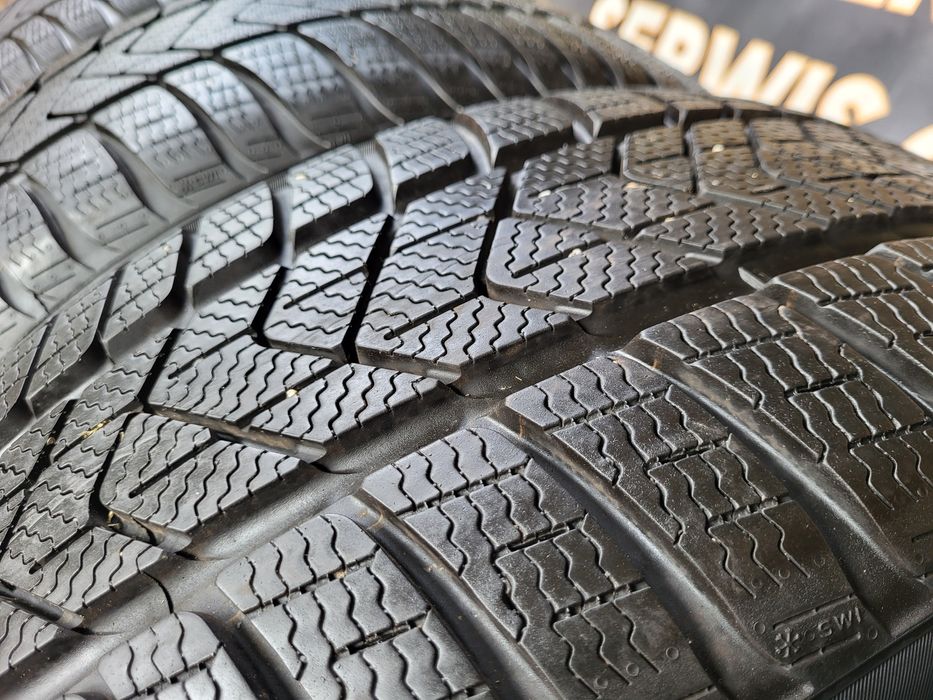 Opony zimowe 225/60/17 Pirelli 24rok 6,7/7,3mm