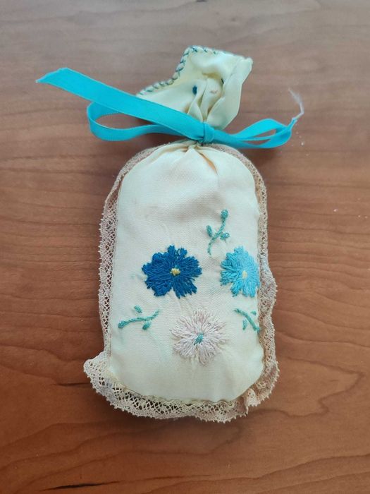 Sabonete com bolsa em cetim