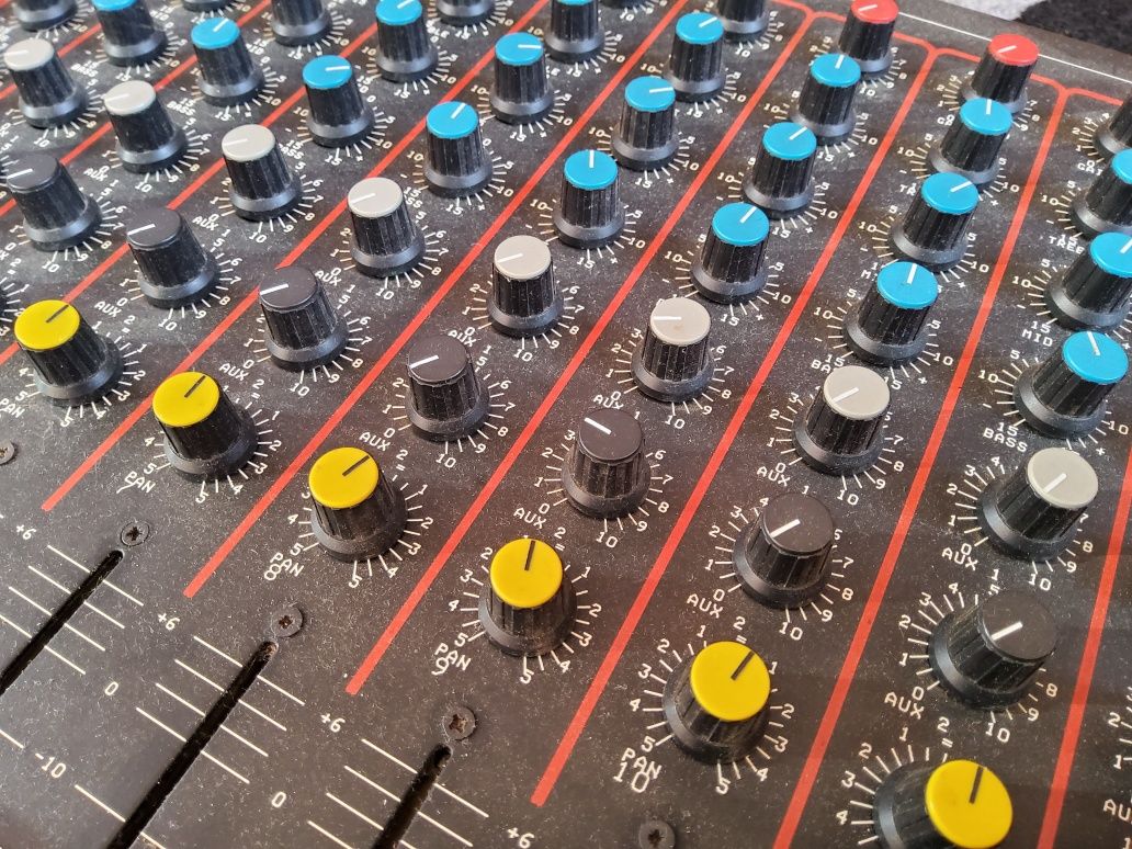 Star Sound Dynamix 216 Analogue 16 Channel Mixer