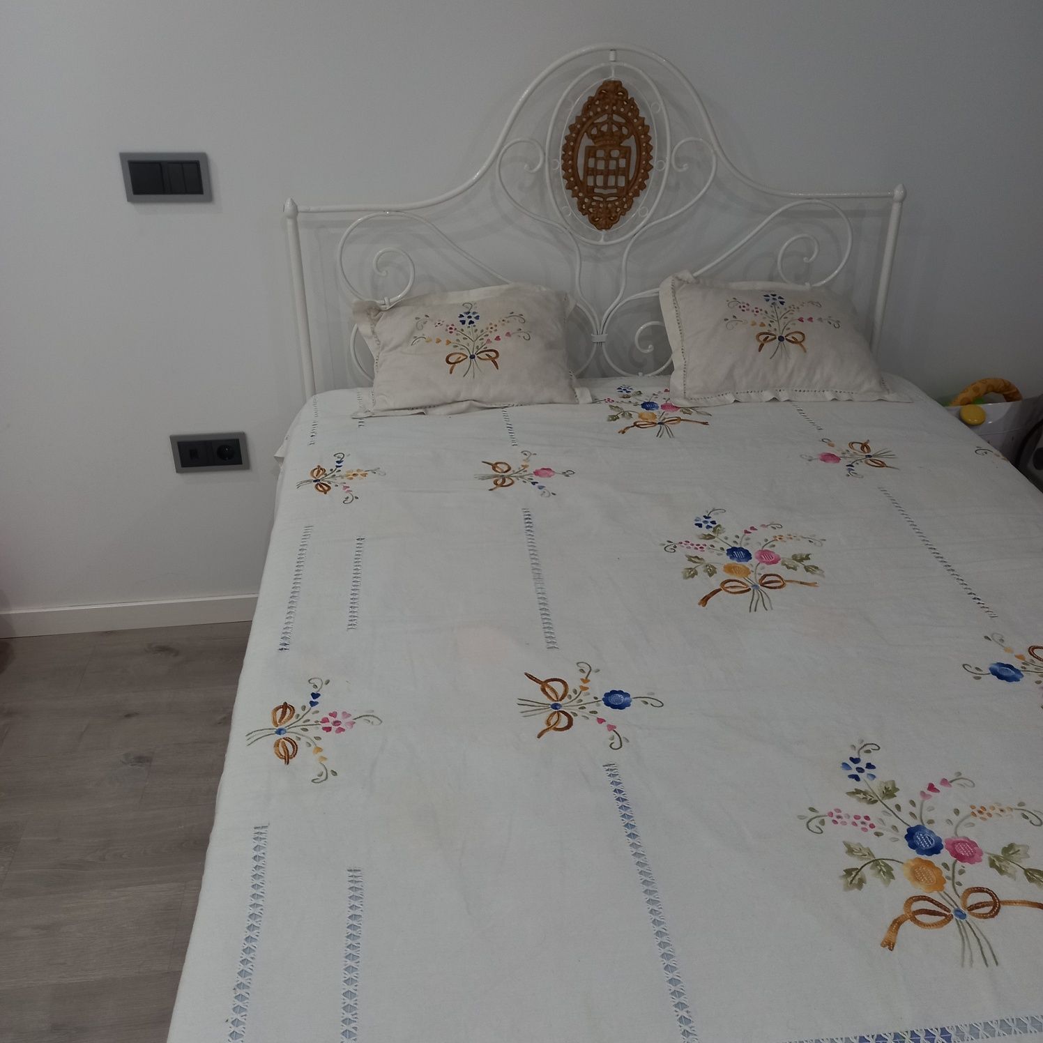Cama coroa de rei
