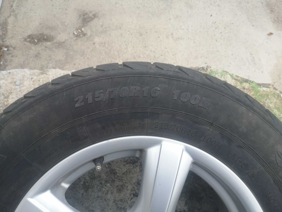 Резина 215 70 R16 зимова на дисках