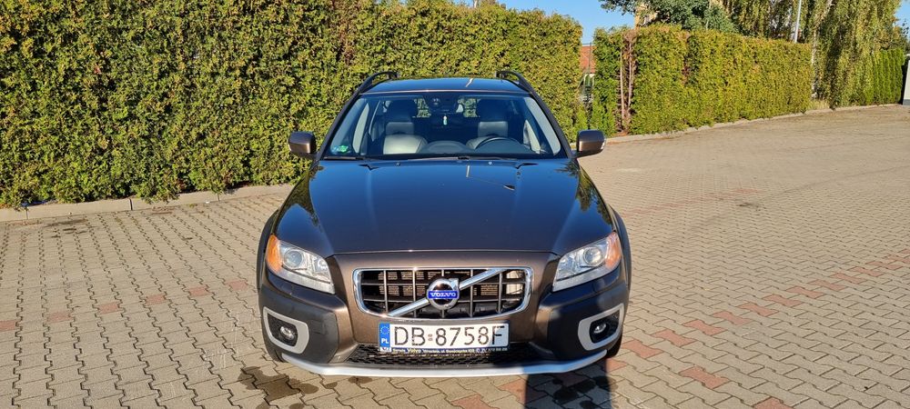 Pewne auto Volvo xc70