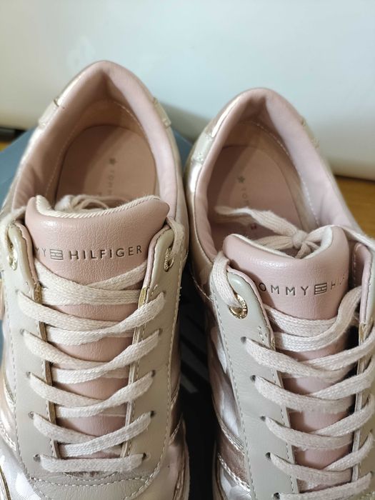 Sneakersy damskie firmy Tommy Hilfiger rozmiar 40 stan bardzo dobry